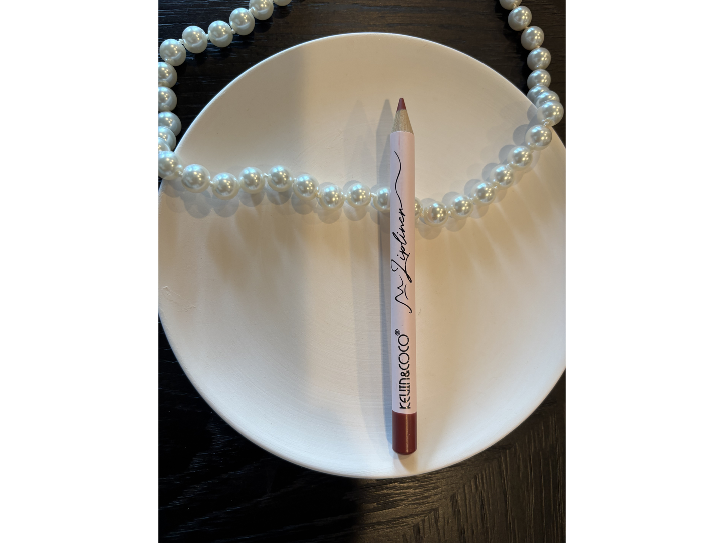 WOODEN LIP LINER