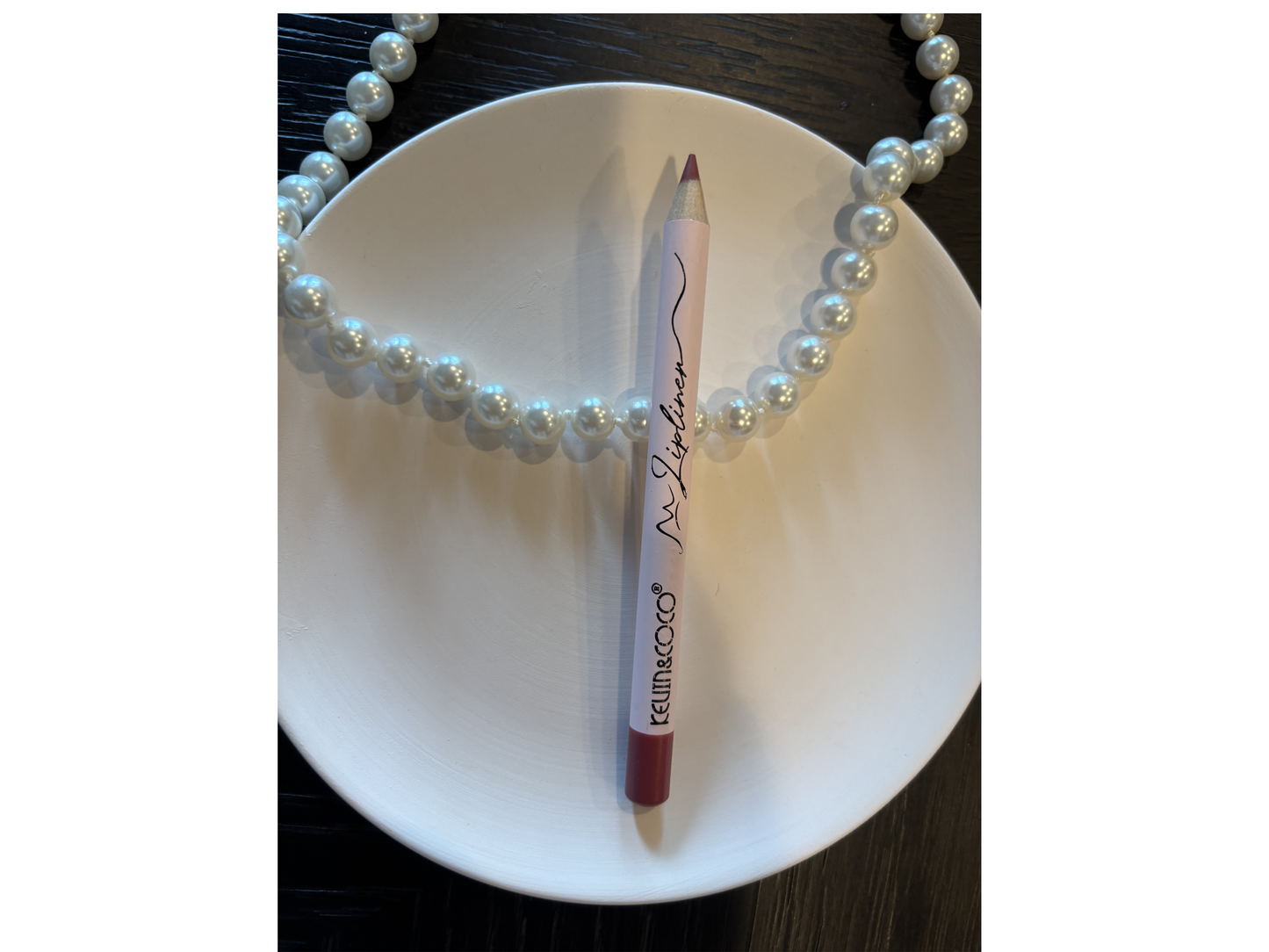 WOODEN LIP LINER