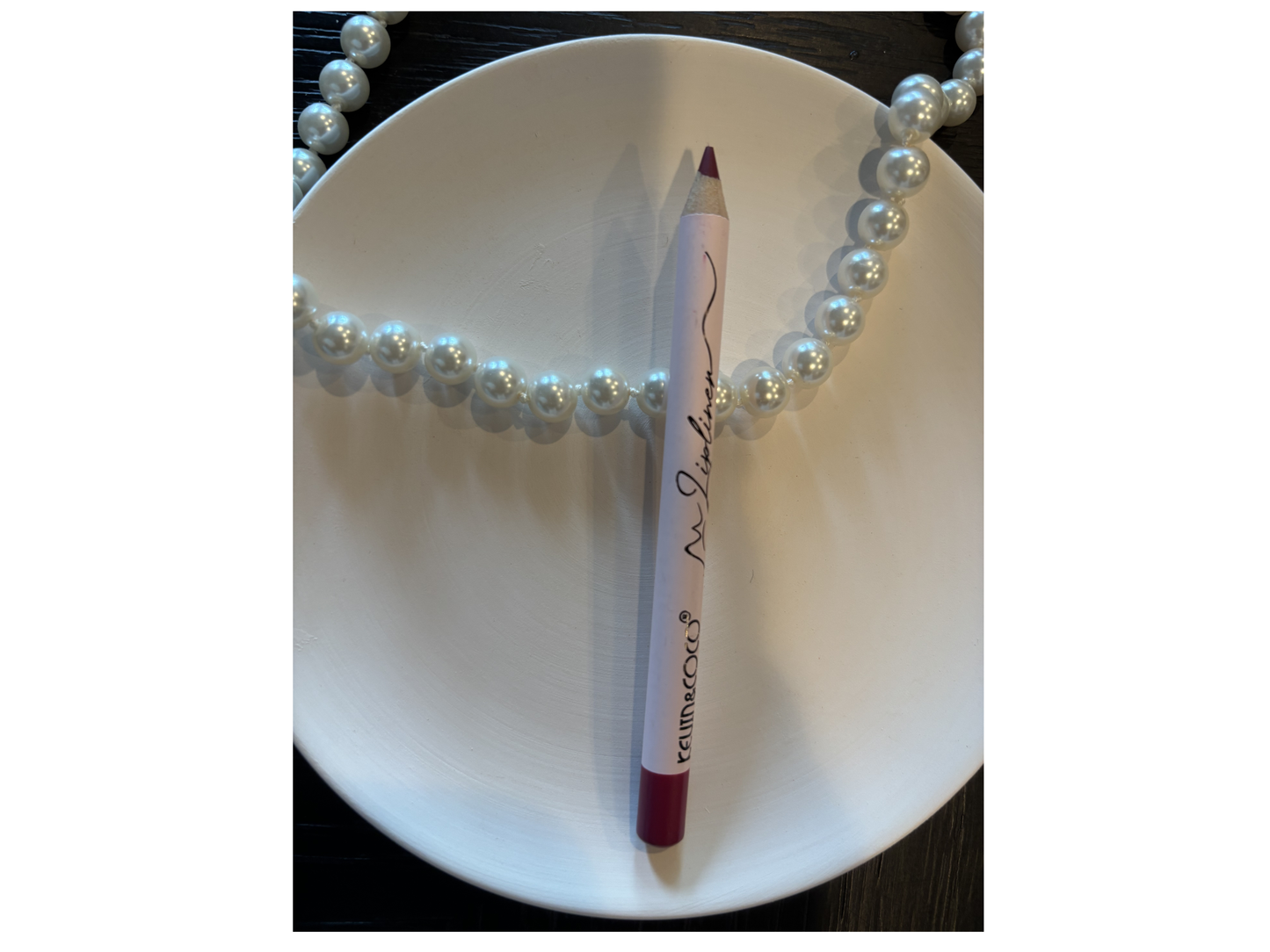 WOODEN LIP LINER